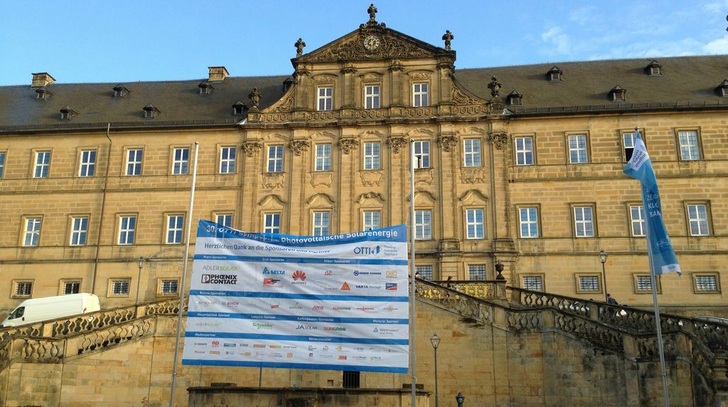 Offener Schlagabtausch zwischen der Solarbranche und der Politik: So begann das 30. PV-Symposium in Bad Staffelstein.