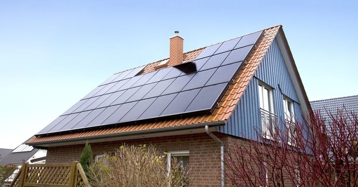 Solarthermie auf dem Hausdach. - © Centrosolar
