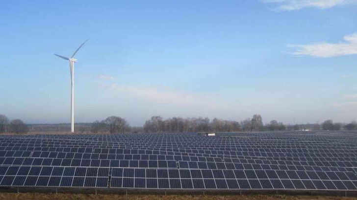 Der Solarpark Großbeeren steht auf einem ehemaligen Rieselfeld. - © F&S Solar
 Der Solarpark Großbeeren steht auf einem ehemaligen Rieselfeld.