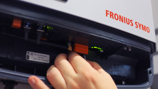 Der dreiphasige Symo Snap-Inverter hat zum Ende des vergangenen Jahres in den USA den einphasigen Primo als neuen Bruder der Snap-Inverter-Familie bekommen.