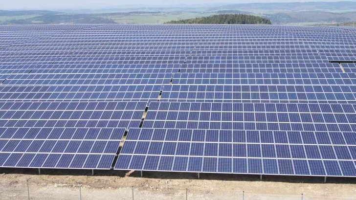200.000 Kilowattstunden in nur vier Tagen: Der Solarpark Wachenbrunn. - © Max Solar
