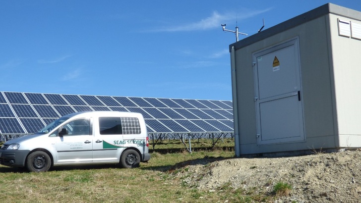 Im vergangenen Jahr hat Seag Service den reibungslosen Weiterbetrieb der Zentralwechselrichter den damals insolventen Herstellers Solarmax gewährleistet. - © SEAG Service
