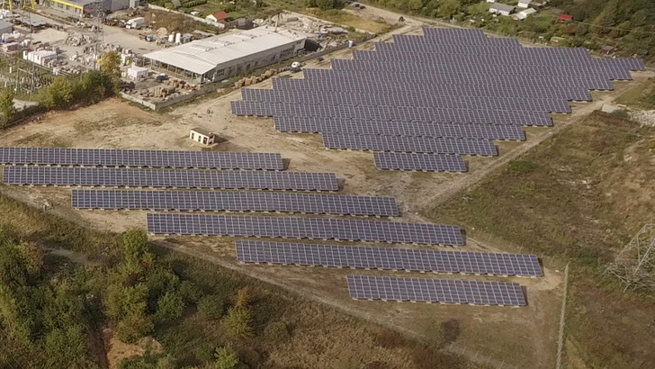 Bisher besteht ein großer Teil des Polen-Geschäfts von Solarworld aus Soalrparks. In Zukunft sollen aber mehr Komplettsysteme für Ein- und Zweifamilienhäuser verkauft werden. - © Solarworld

