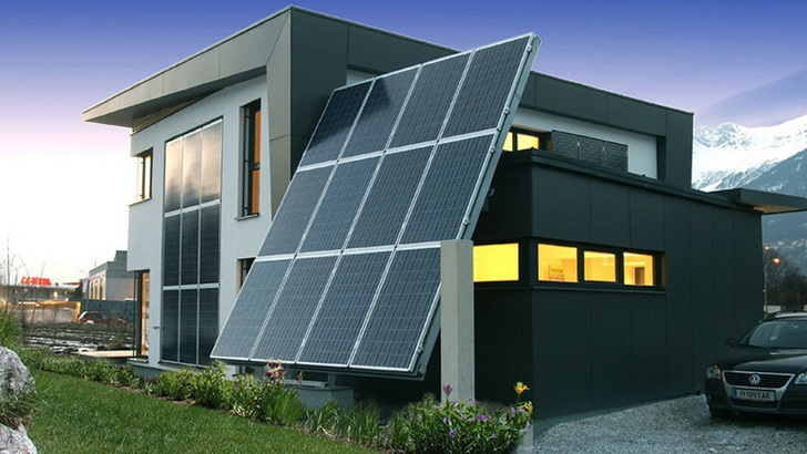 Die Betreiber von gebäudeintegrierten Anlagen können sich für die Standardförderung oder für den höheren Einspeisetarif entscheiden. Dann gibt es aber keinen Investitionszuschuss.