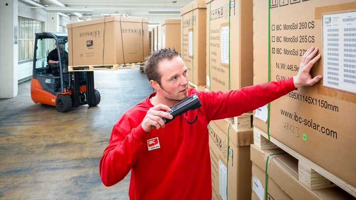 Die Anforderungen an die Ausbildung von Fachkräften steigen — auch in der Photovoltaikbranche.