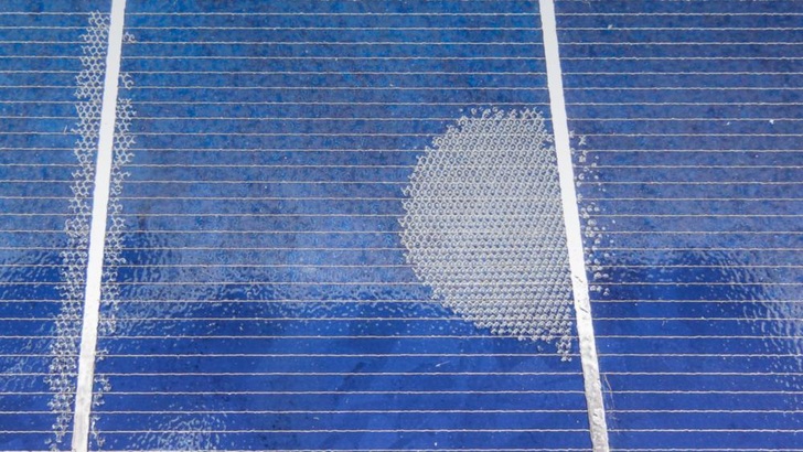 Schlechte Folienqualität führt häufig zu Delaminationsschäden. Dagegen soll ein neues Analyseverfahren helfen.