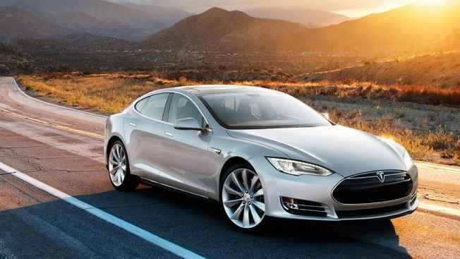 Auf in die Zukunft: Ab 2025 sollen neue Autos in Holland nur noch mit Strom fahren. - © Tesla
