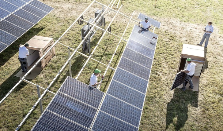 Frankreich setzt auf den Ausbau in der Freifläche. Bis Ende 2018 sollen 2.500 Megawatt Leistung über Ausschreibungen vergeben werden. - © BayWa r.e./Meraner-Hauser
