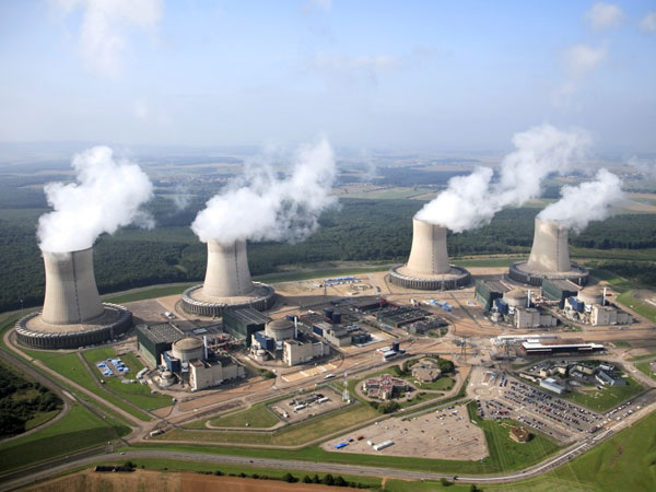 Das veraltete Kraftwerk Cattenom bedroht weite Teile Europas mit radioaktiver Verstrahlung.