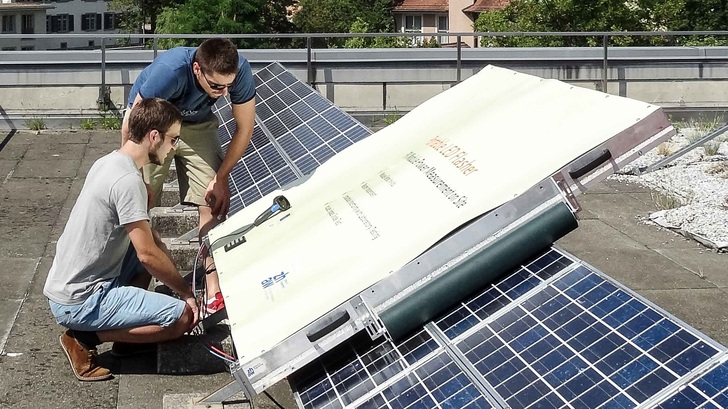 Mit dem LED-Flasher die Leistung messen. - © PI Berlin
