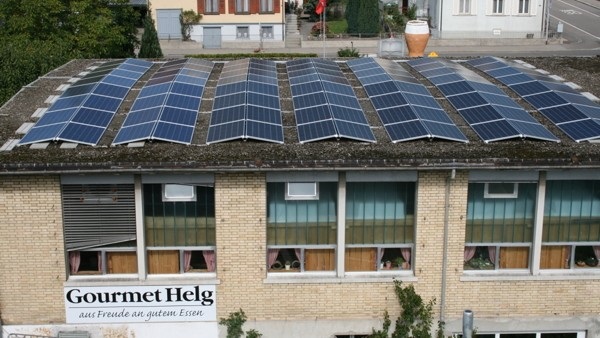 Bis zu 30 Kilowatt Leistung haben die Anlagenbetreiber die Wahl. Die überwiegende Mehrheit entscheidet sich für die Einmalvergütung. - © Euro Photovoltaik
