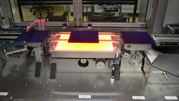 Die Fertigung von Perc-Zellen bei Solarworld. - © S. Ullrich
 Die Fertigung von Perc-Zellen bei Solarworld.