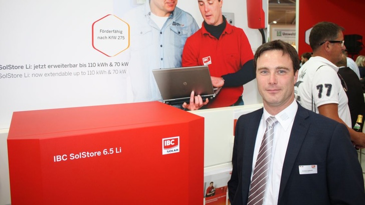 Andreas Lipphardt betreut die Installationspartner von IBC Solar bei Schulungen und kniffligen Montagen.