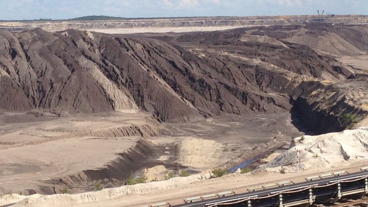 Der Tagebau von Welzow ist eine gigantische Mondlandschaft. - © HS
