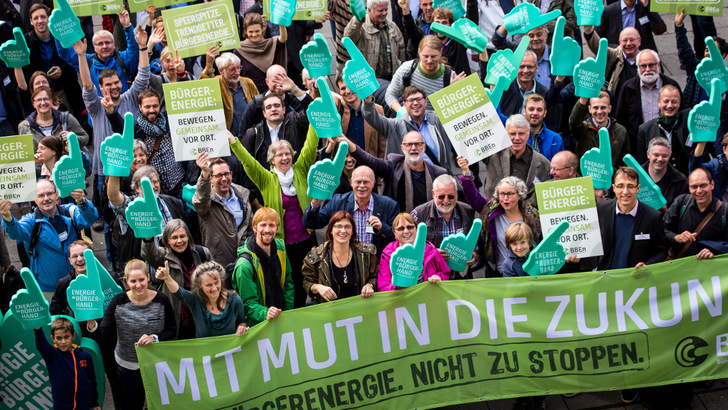 Dei Energiewende ist dezentral und gehört in Bürgerhand. Das Bündnis Bürgerenergie fordert die Politiker auf, dies endlich zu akzeptieren.
