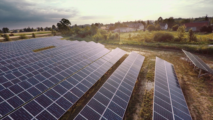 Die ersten Freiflächenanlagen in Polen bekommen eine staatlich garantierte Einspeisevergütung. Um die Höhe dieser müssen dei Projektierer aber noch konkurrieren. - © Energa s.a.
