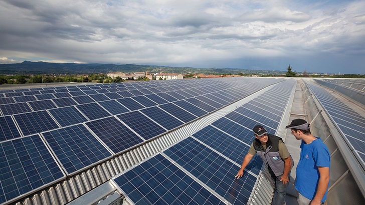 Auch bei Dachanlagen kann sich Repowering lohnen. - © Fronius
