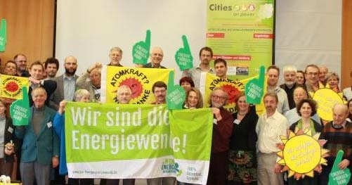 Rund 200 Solarinitiativen tauschen auf der jährlichen Tagung ihre Erfahrungen aus.