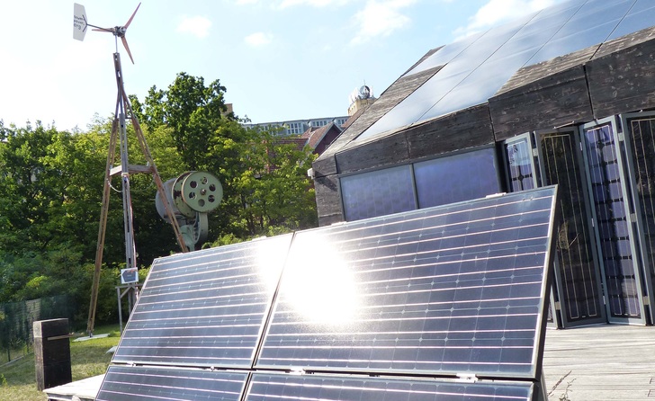 Kleinwind und Photovoltaik ergänzen sich gut in der Stromproduktion.