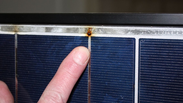 Kaum zu übersehen: Hotspot bei einem Modul von S-Energy.