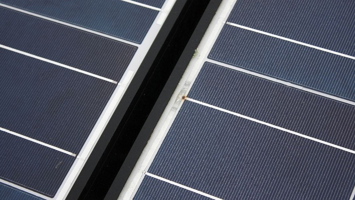 Hotspot an einem Modul von S-Energy in Norddeutschland - © HS
 Hotspot an einem Modul von S-Energy in Norddeutschland