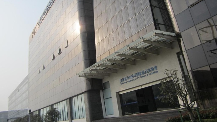 Trina Solar bleibt als Marke erhalten. Die Forschung im State Key Lab von Trina lauft genauso weiter wie die Modulproduktion.