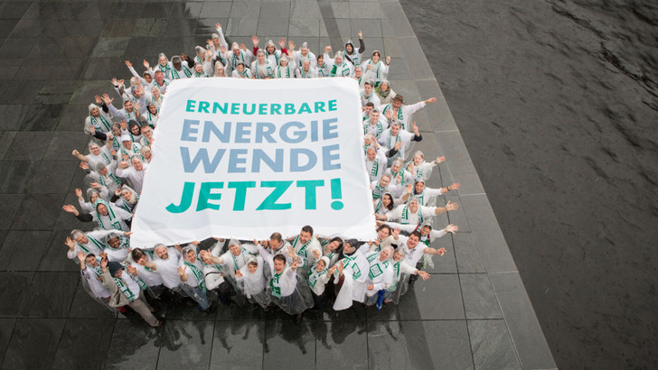 Die Mehrheit der Bundesbürger will, dass die Energiewende mit höchster Priorität vorangetrieben wird.