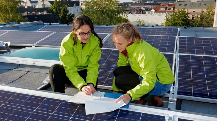 Photovoltaikanlage auf dem Frise-Haus in Hamburg Altona.