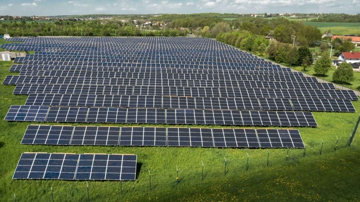 Neue Solarparks liefern immer günstigeren Strom.
