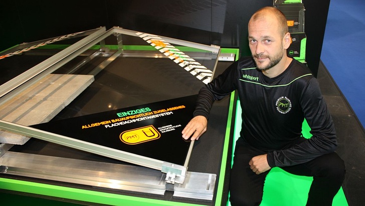 Peter Grass von PMT legt großen Wert auf Qualität und Zuverlässigkeit der Montagesysteme.