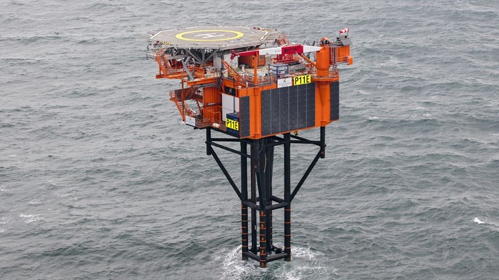 Erdgasbohrung in der Nordsee: Die P11-E von Oranje-Nassau Energie ist eine der ersten Förderplattformen, die hauptsächlich mit Ökostrom versorgt wird. - © Oranje-Nassau Energie B.V.

