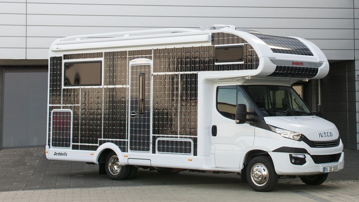 Die gesamte Solarfolie verfügt über eine maximale Leistung von drei Kilowatt.