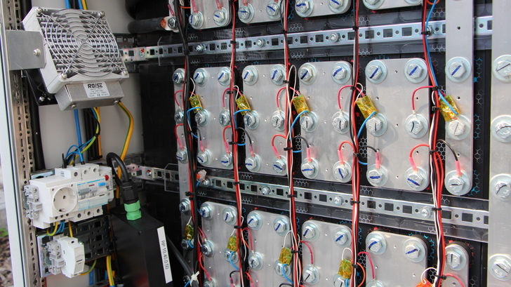 Die neu installierten Speicher werden Auschlüsse liefern, wie sich solche Systeme auf den künftigen Netzbetrieb auswirken.