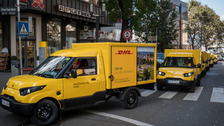 Der elektrische Lieferwagen der Deutaschen Post wird als Weckruf für die deutsche Automobilindustrie geehrt. - © DHL
