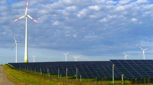 Die Anlagenbetreiber müssen jederzeit genau wissen, welche Leistung ihre Generatoren einspeisen können. Die Lösung des Fraunhofer IWES soll dabei helfen. - © Fraunhofer IWES/Uta Werner
 Die Anlagenbetreiber müssen jederzeit genau wissen, welche Leistung ihre Generatoren einspeisen können. Die Lösung des Fraunhofer IWES soll dabei helfen.