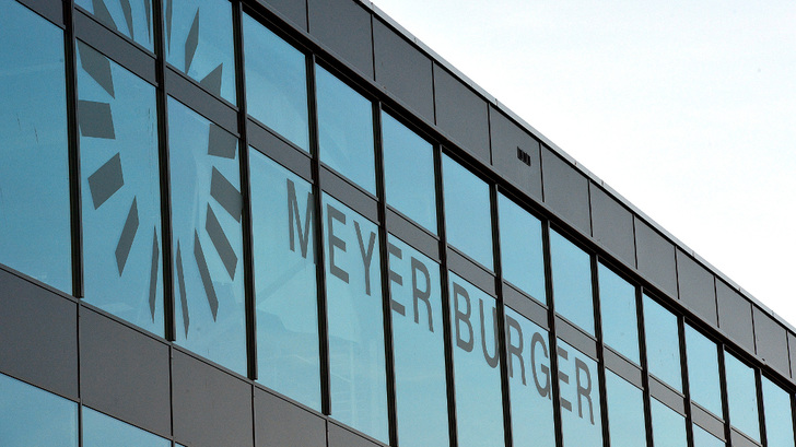 Meyer Burger wird die Produktion am Hauptsitz in Thun komplett einstellen. Hier bleibt nur noch Vertrieb, Forschung und Entwicklung und der Service erhalten. - © Meyer Burger
