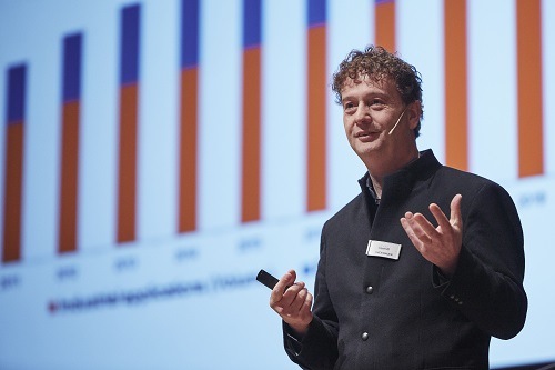 Sven Bauer ist Geschäftsführer der BMZ und ein leidenschaftlicher Batterie-Experte.