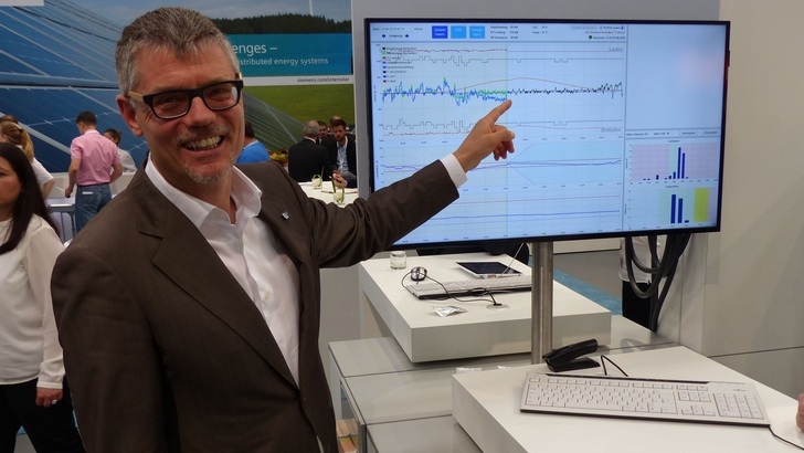 Caterva-Chef Brehler auf der Intersolar: Die Zeichen stehen auf Wachstum. - © N. Petersen
