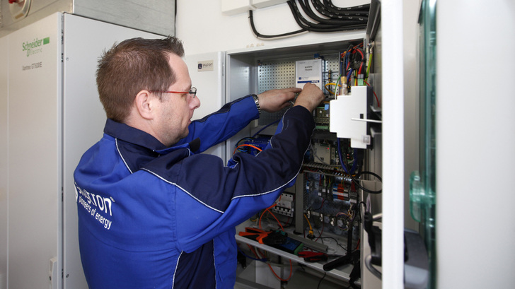 Die regelmäßige Kontrolle des Generators sichert die Erträge und damit die Wirtschaftlichkeit der Anlage.