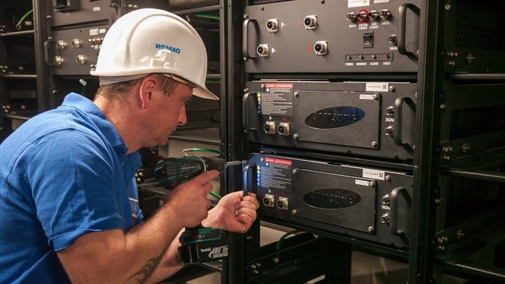 Egal ob groß oder klein: Bei der Installation von Speichern müssen die einschlägigen Regeln eingehalten werden.