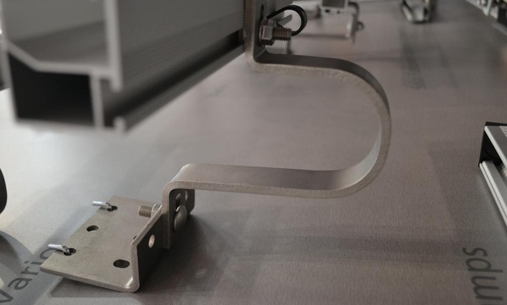 K2 hat dem Dachhaken Vario einen kleinen Ausleger spendiert.