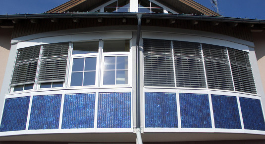 Ist die Anlage in die Gebäudehülle integriert, gibt es einen Bonus in Höhe von 50 Euro pro Kilowatt.