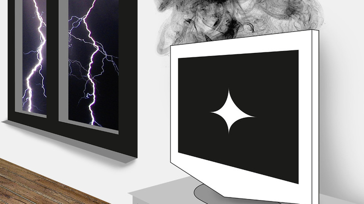 Auch wenn der Blitz nicht direkt ins Gebäude einschlägt, sind die elektrischen Anlagen gefährdet, wenn kein innerer Blitzschutz installiert wird. Das gilt nicht nur fpr den Fernseher, sondern auch für die Solaranlage auf dem Dach.