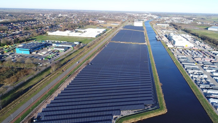 Die Anlage in Veendam hat Goldbeck Solar realisiert. Sie hat eine Leistung von 15,5 Megawatt. - © Goldbeck Solar
