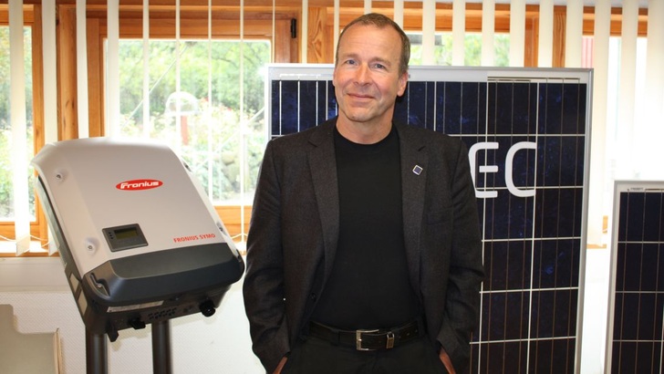 Kai Lippert im Schulungsraum von EWS in Handewitt, nahe der dänischen Grenze.