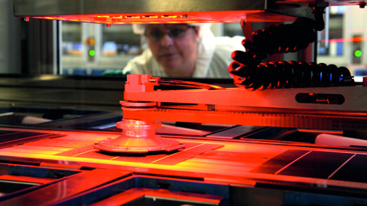 Ob die Zukunft bei Solarworld aussieht, wird sich noch zeigen. Die Produktion von Zellen und Modulen läuft immerhin schon ieder.