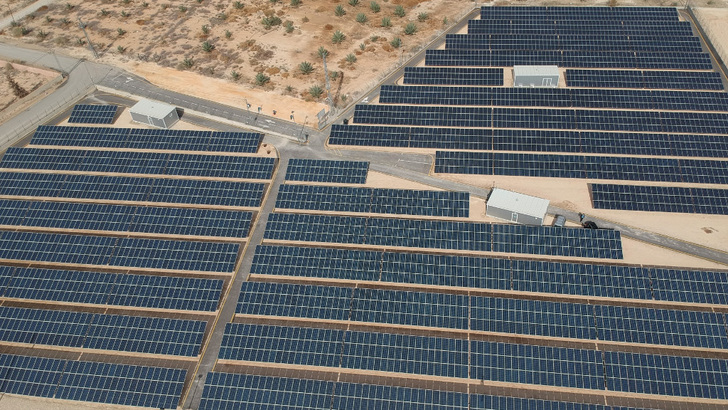 Die neue Anlage in Jericho liegt nicht nur 250 Meter unter dem Meeresspiegel. Sie ist auch rauen Umweltbedingungen ausgesetzt.