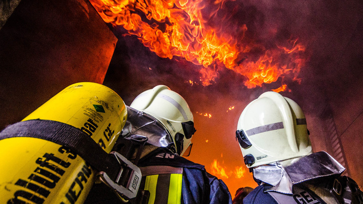 Die Handlungsemüpfehlung enthält unter anderem auch Einsatzstrategien für die Feuerwehrleute. - © Feuerwehr Gelsenkirchen
