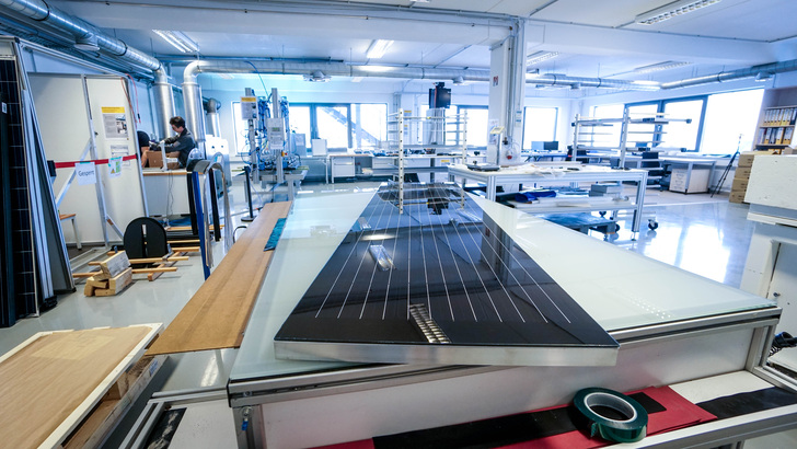 Ein Doppelglasmodul mit 2,40 Meter Länge ist eine der Neuheiten aus Wismar.