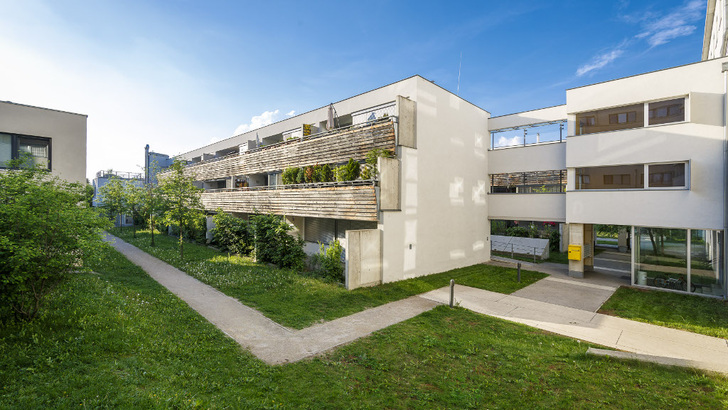 Noch bekommt die Wohnanlage ausschließlich Strom aus dem Netz. In Zukunft kommt Solarstrom vom Dach hinzu.